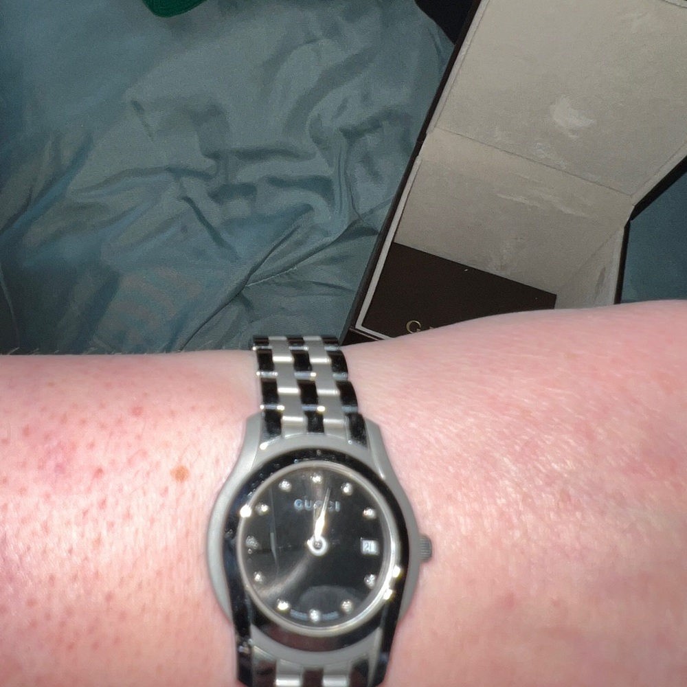 ⭐️ YEAR END SALE ⭐️ GUCCI DIAMOND WATCH - Picture 2 of 14